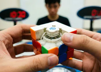 അടിസ്ഥാനകാര്യങ്ങൾക്ക് അപ്പുറം: എന്തുകൊണ്ട് ഓരോ ക്യൂബർക്കും ഒരു പ്രോ സ്പീഡ് ക്യൂബ് ആവശ്യമാണ്